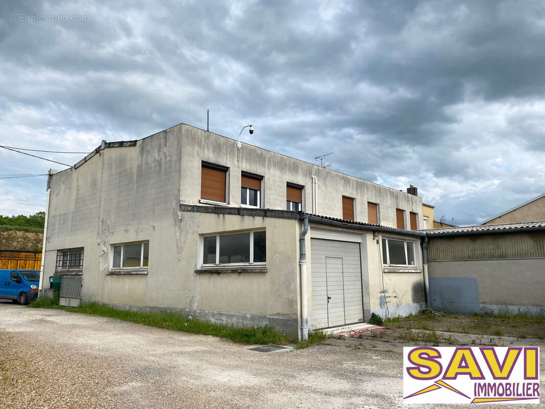 Local commercial 2 - Appartement à CHALETTE-SUR-LOING