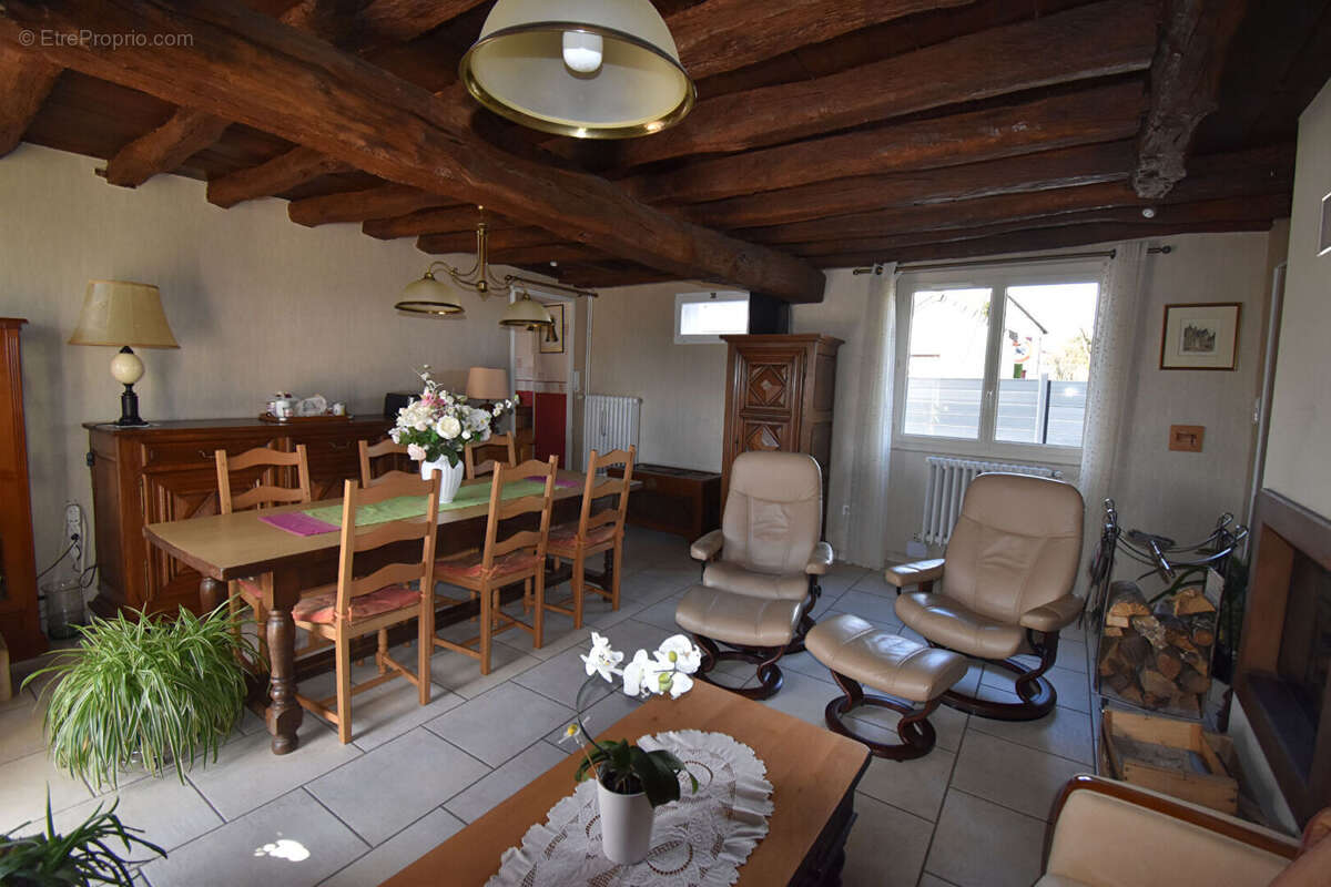 Maison à SAUVIGNY-LES-BOIS