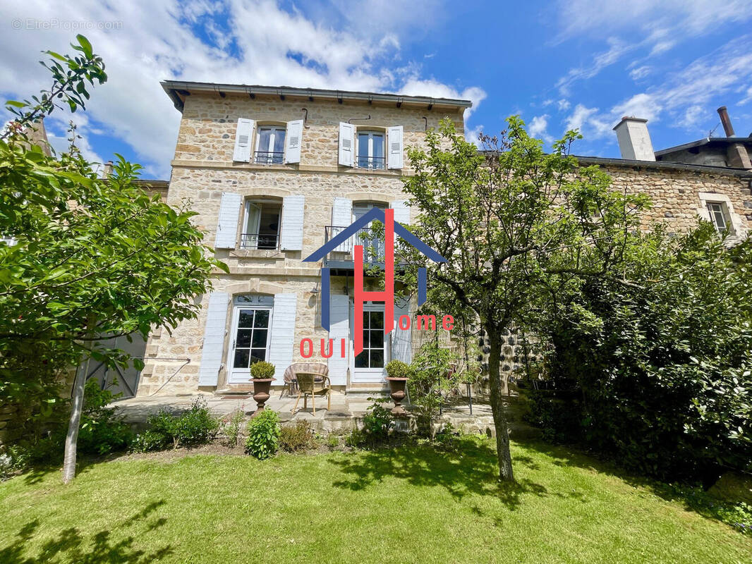 Maison à SAINT-JULIEN-CHAPTEUIL