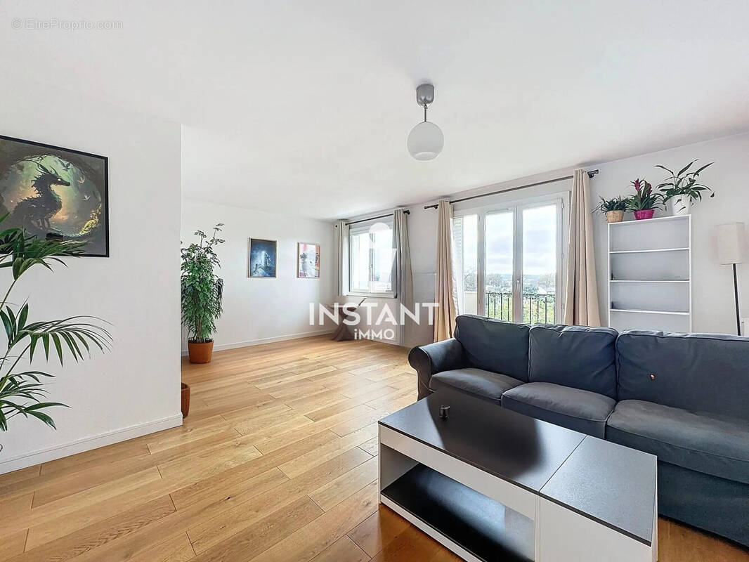 Appartement à SAINT-MAUR-DES-FOSSES