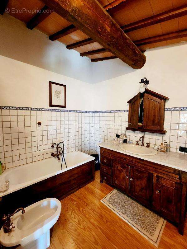 Maison à CUCURON
