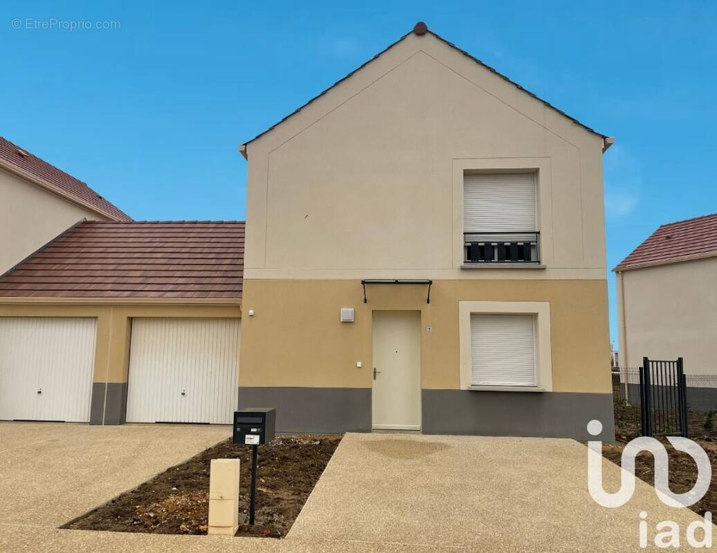 Photo 1 - Maison à BALLANCOURT-SUR-ESSONNE