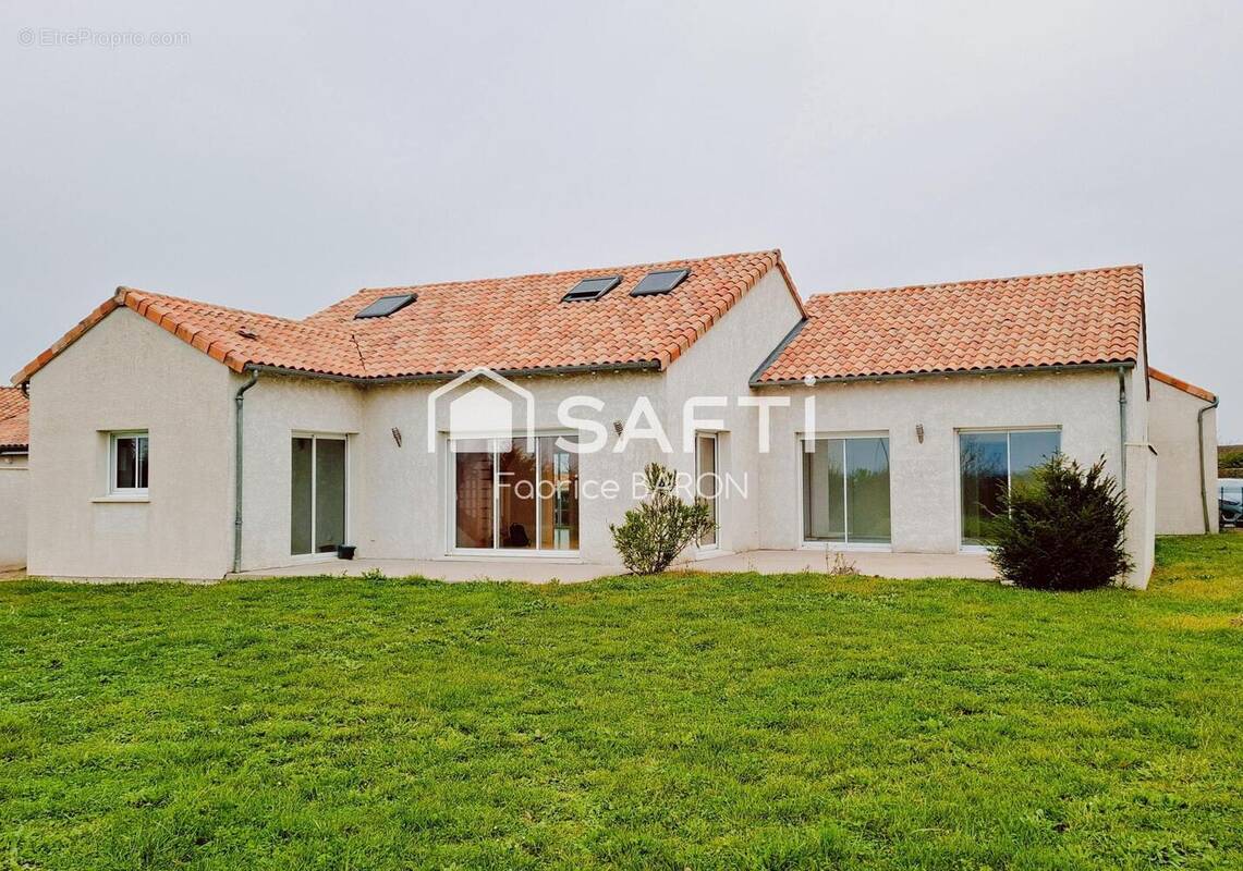 Photo 1 - Maison à SAINT-GEORGES-LES-BAILLARGEAUX