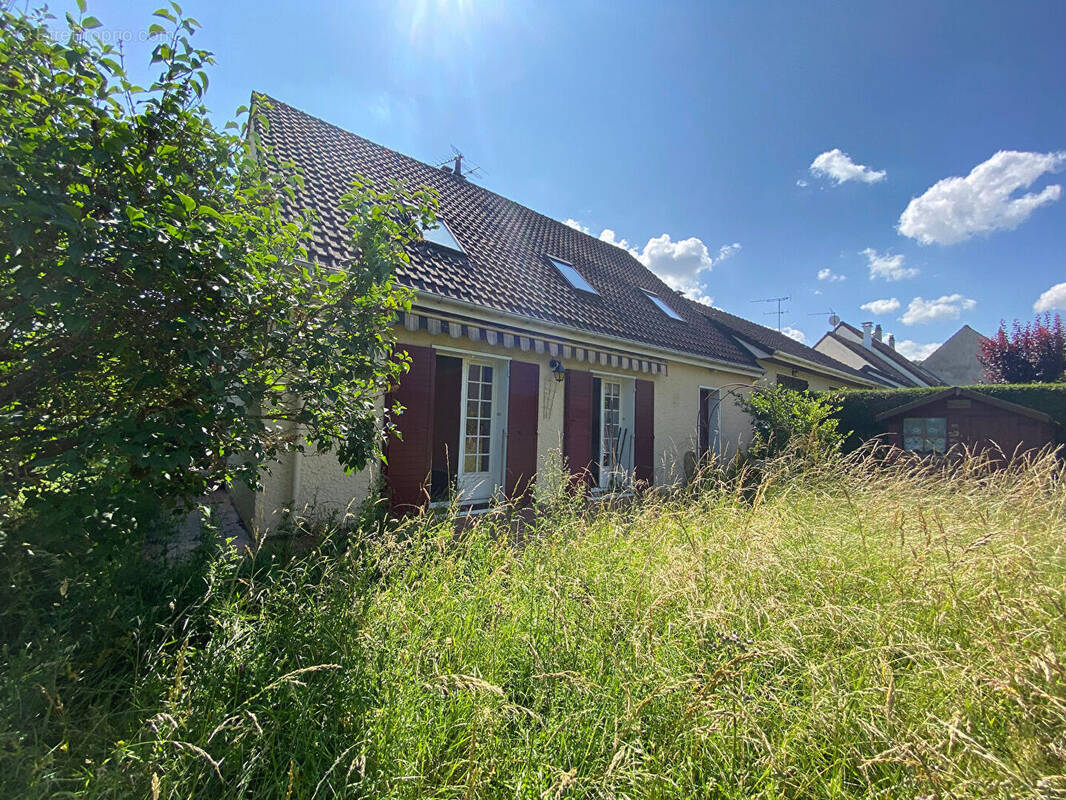 Maison à LES CLAYES-SOUS-BOIS