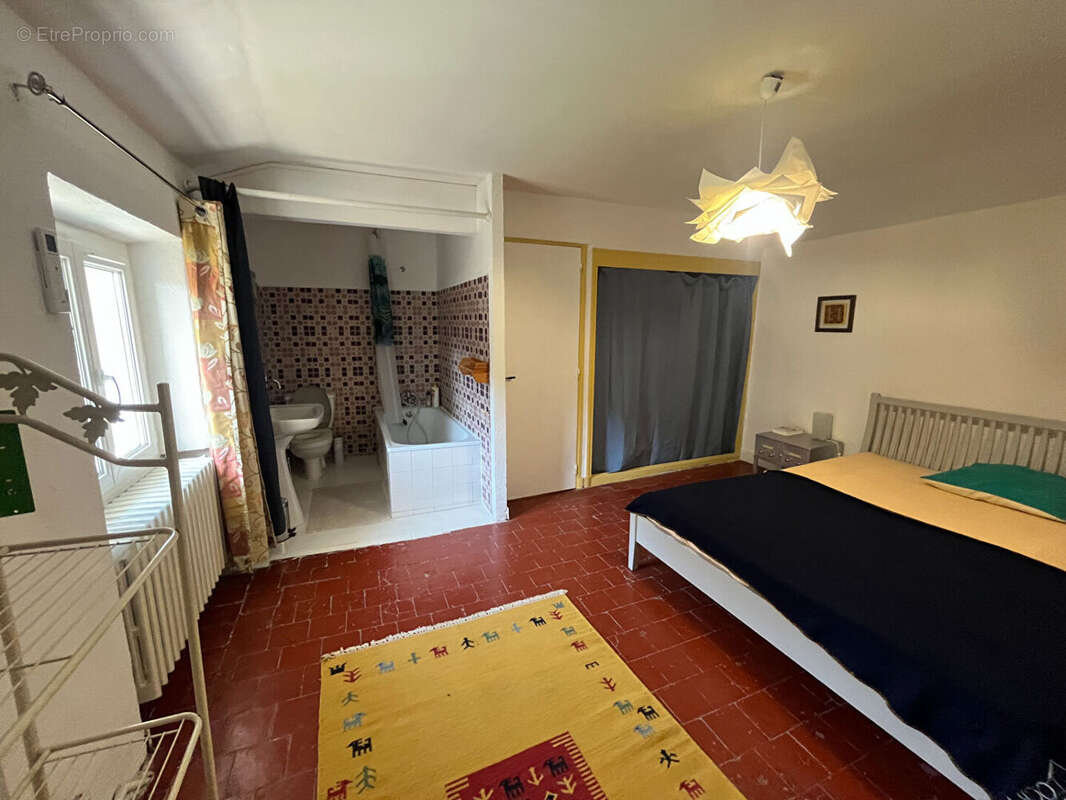 Maison à FONTAINE-DE-VAUCLUSE