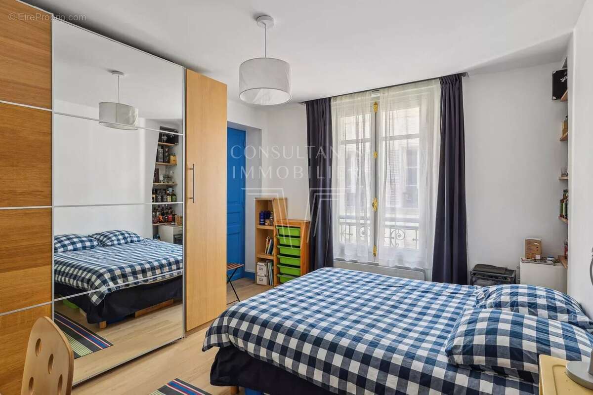 Appartement à PARIS-10E