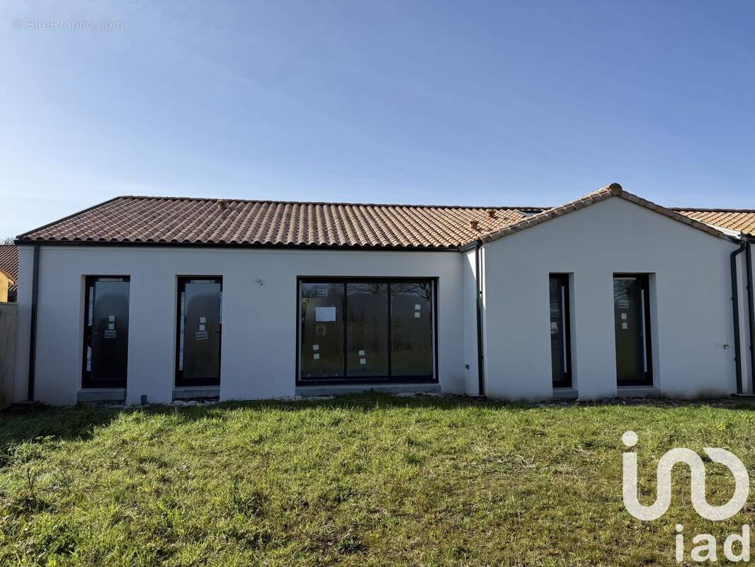 Photo 1 - Maison à LA HAIE-FOUASSIERE