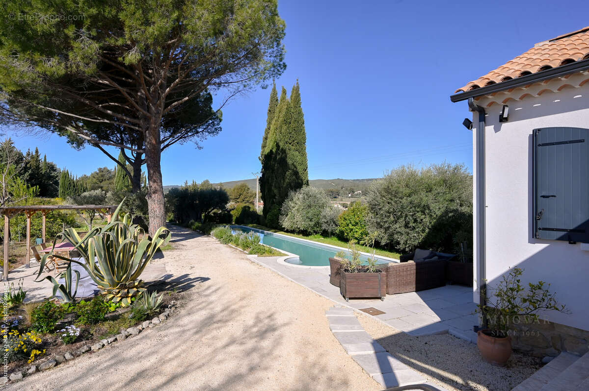 Maison à LE CASTELLET