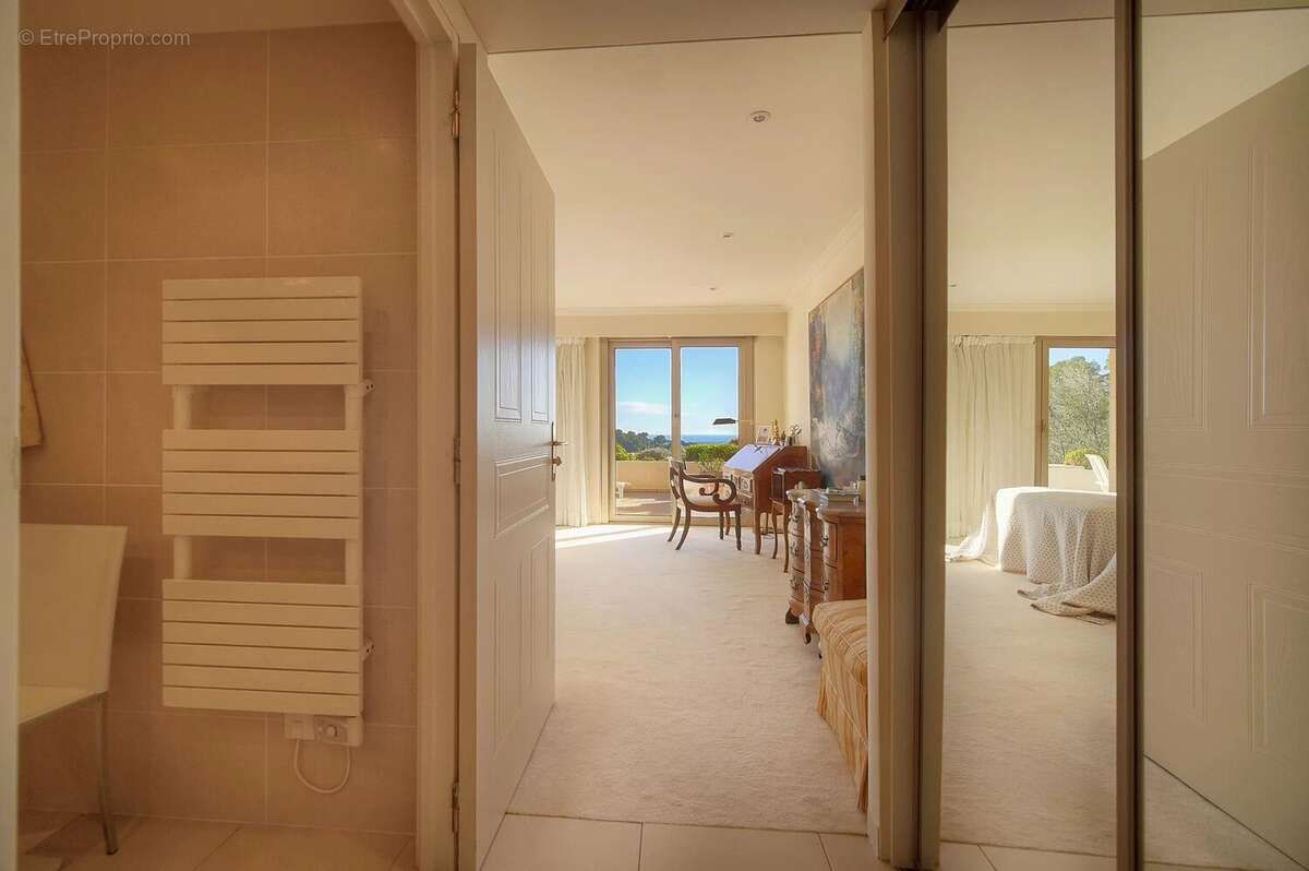 Appartement à LE CANNET
