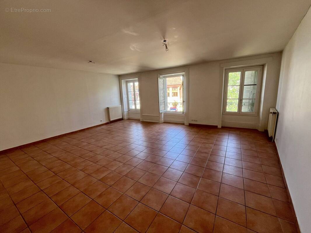 Appartement à SAINT-JUST-SAINT-RAMBERT