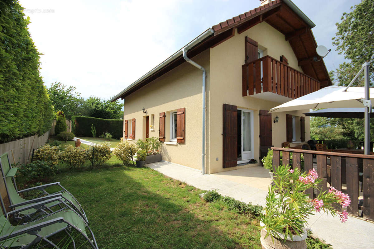 Maison à LA ROCHE-SUR-FORON
