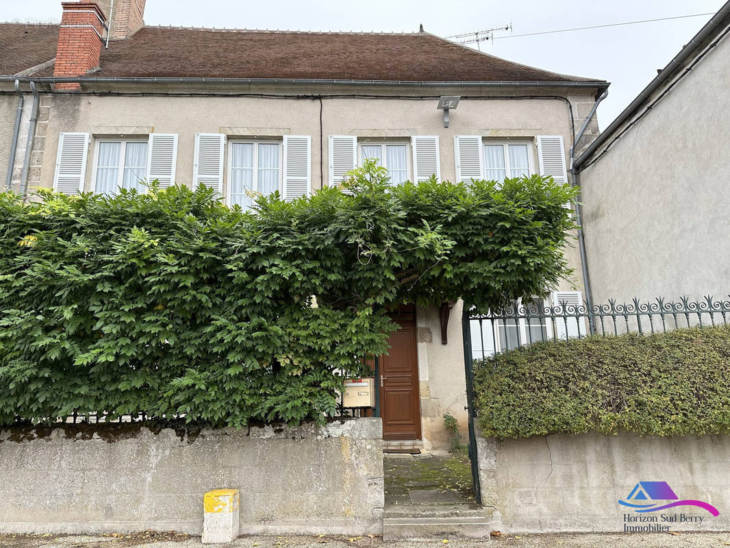 Maison  - Maison à CHATEAUMEILLANT