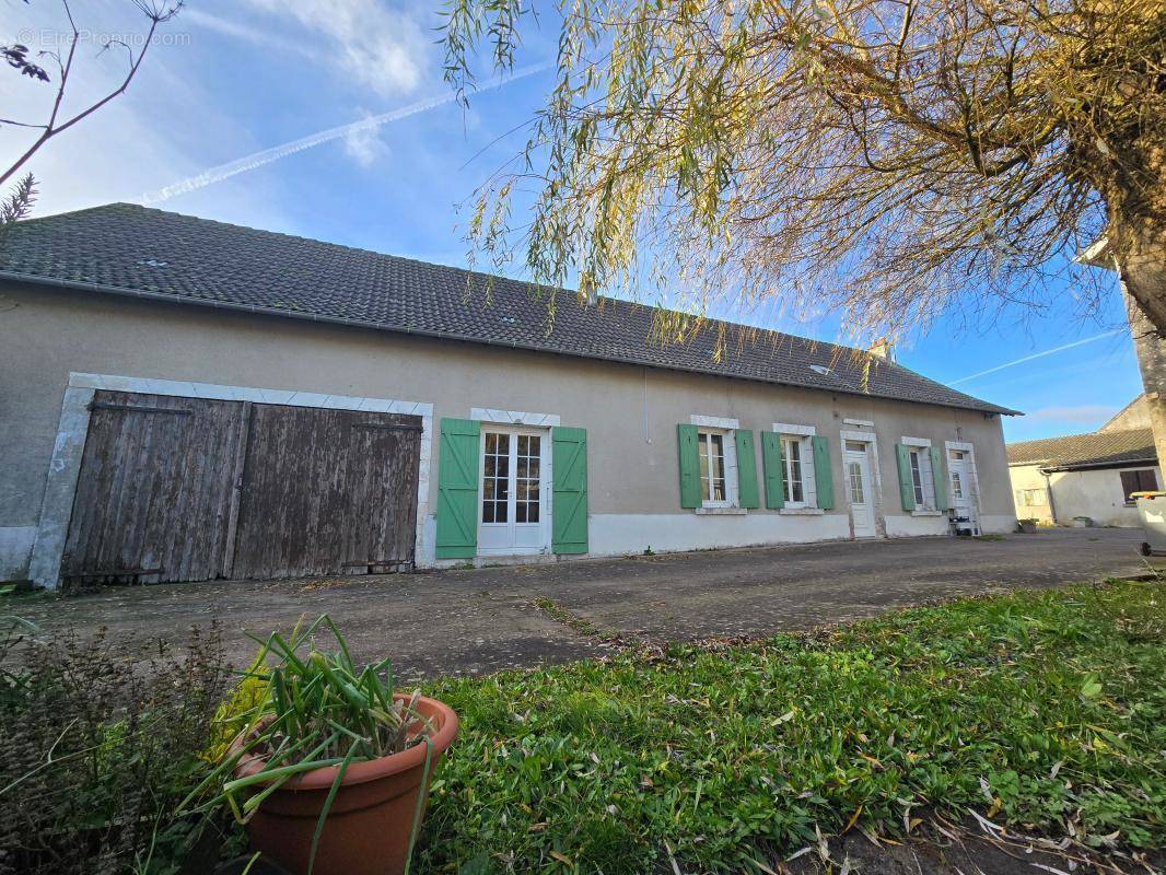 Maison à ARTENAY