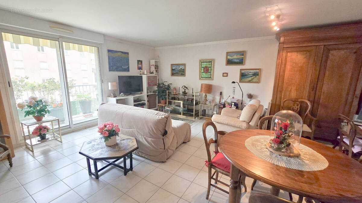 Appartement à HYERES