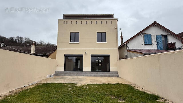 Maison à MONTATAIRE