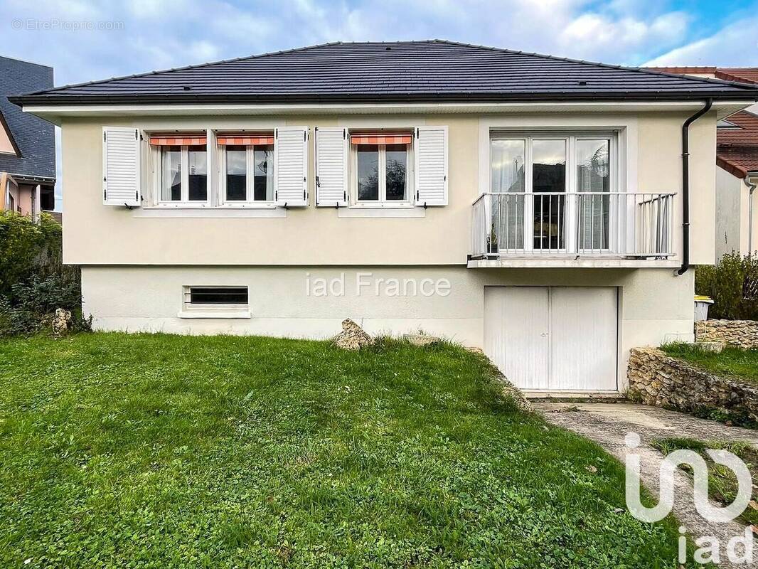 Photo 1 - Maison à LE PLESSIS-TREVISE