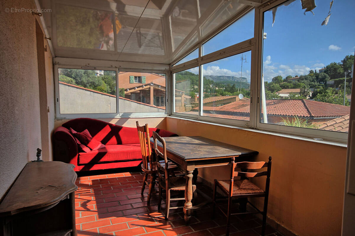 Appartement à CHATEAUNEUF-GRASSE