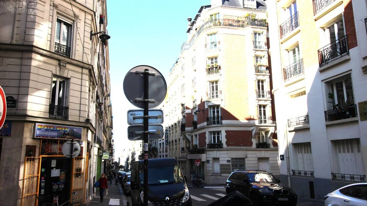 Parking à PARIS-18E