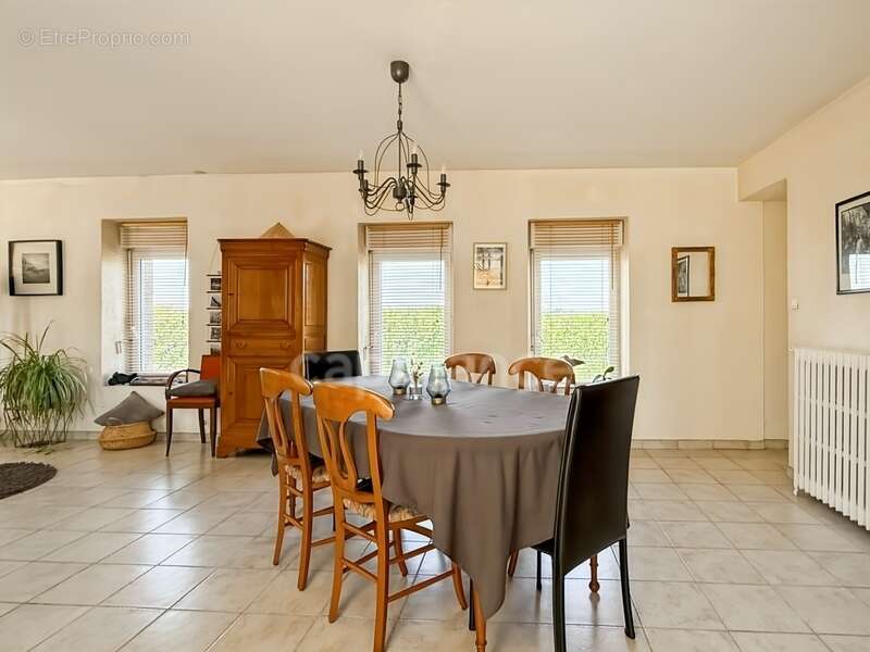 Maison à LE RELECQ-KERHUON