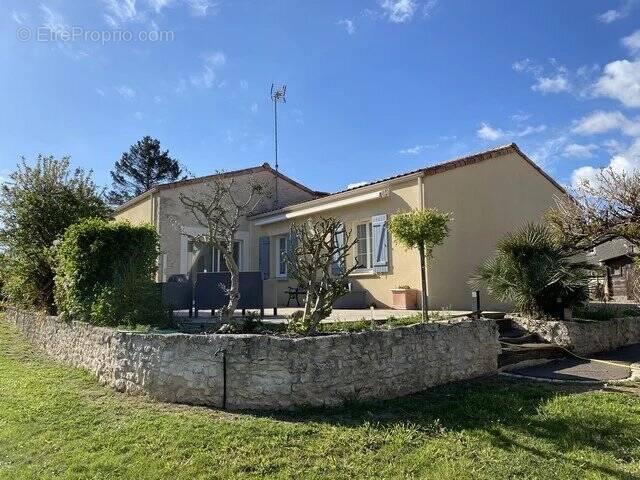 Maison à FONTAINES
