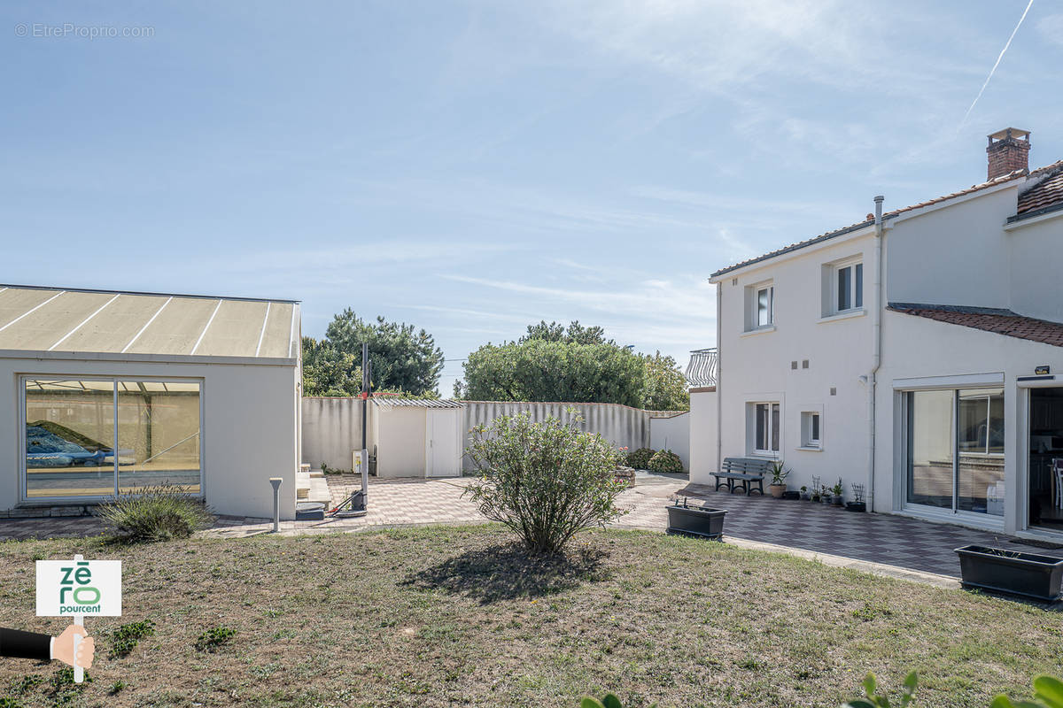 Maison à LES MAGNILS-REIGNIERS