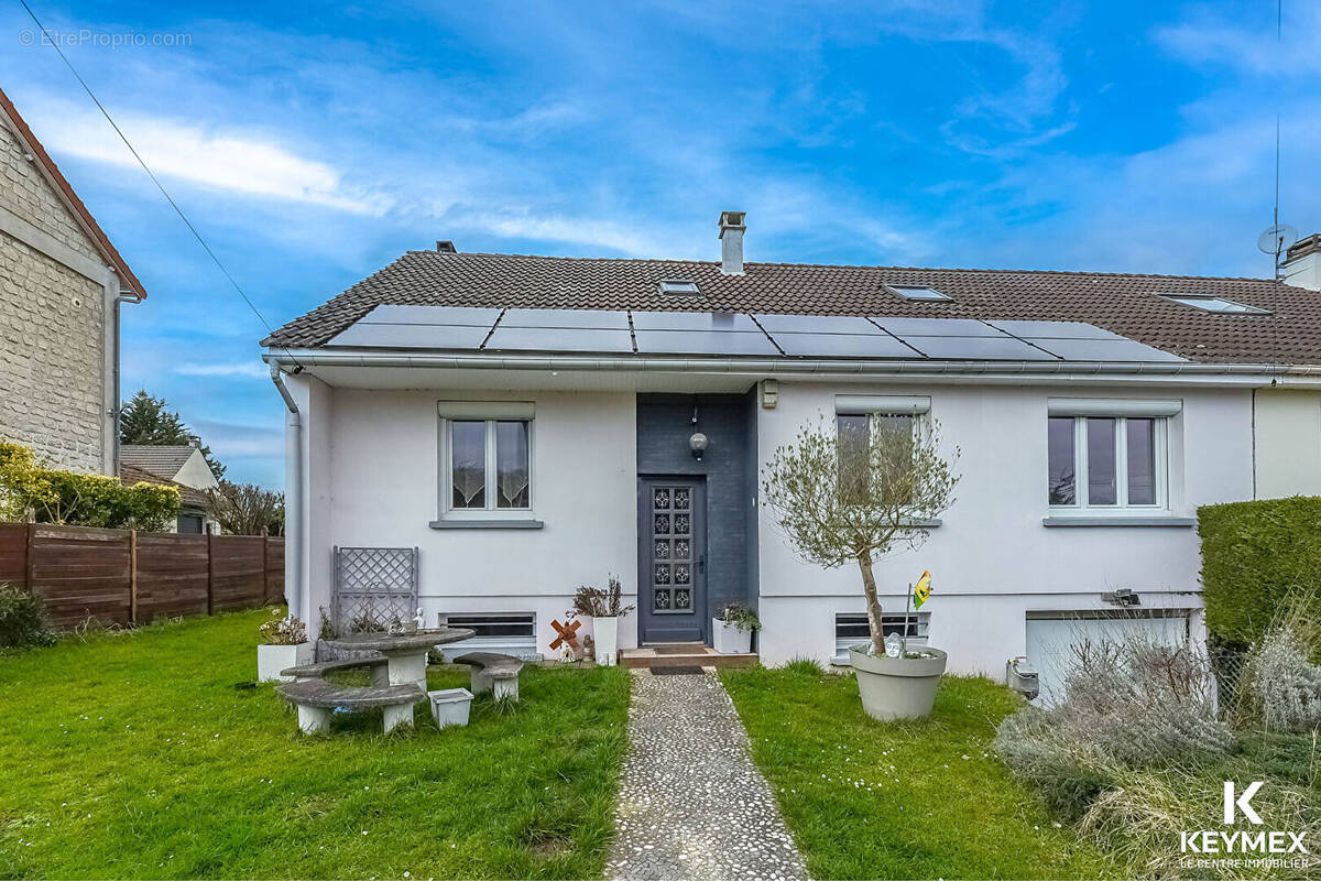 Maison à MERIEL