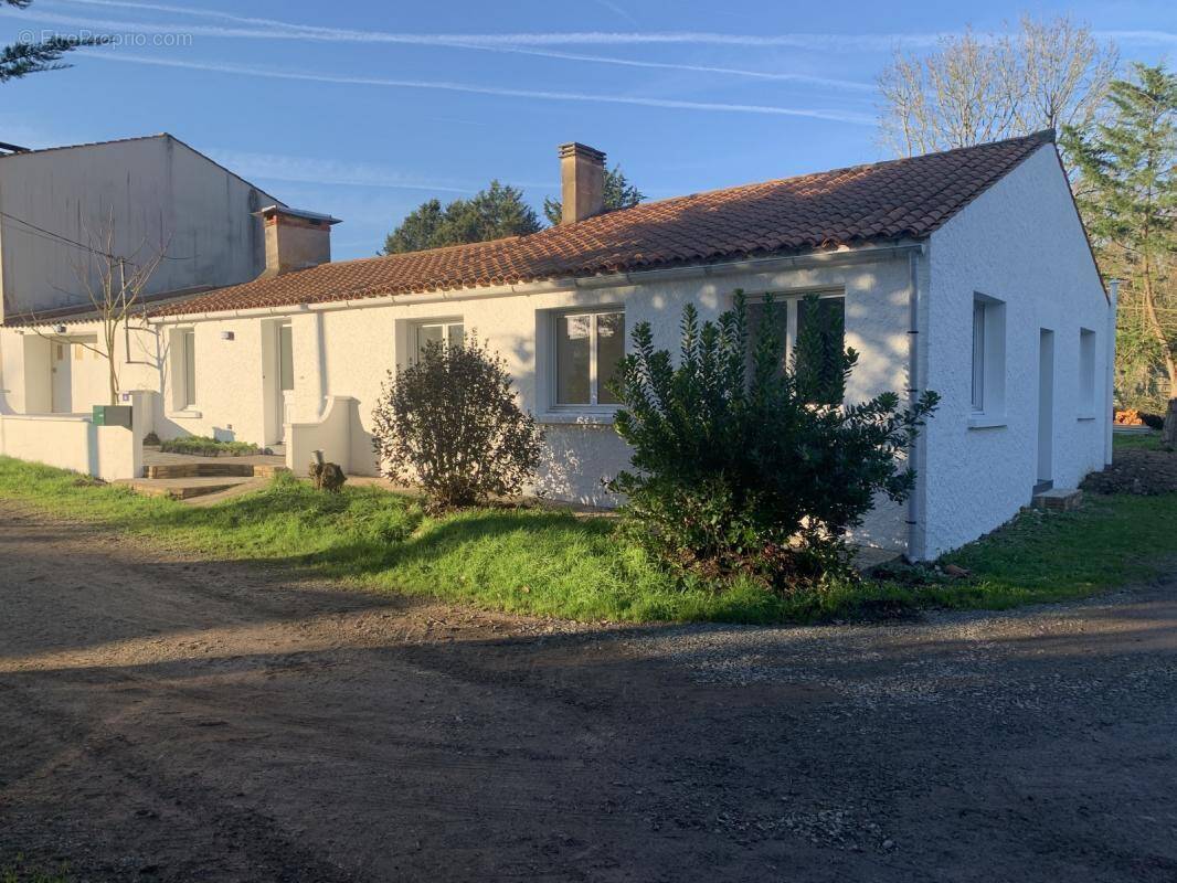 Maison à LE GIVRE