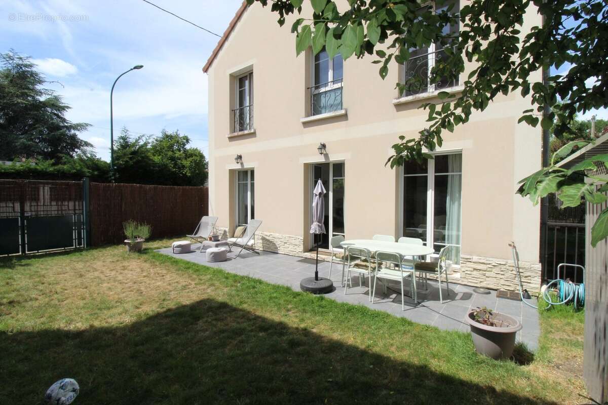 Maison à LE VESINET