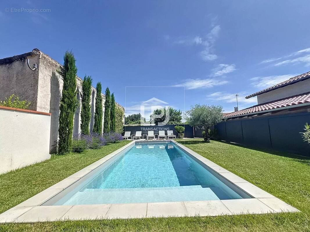 Maison à ROQUETTES