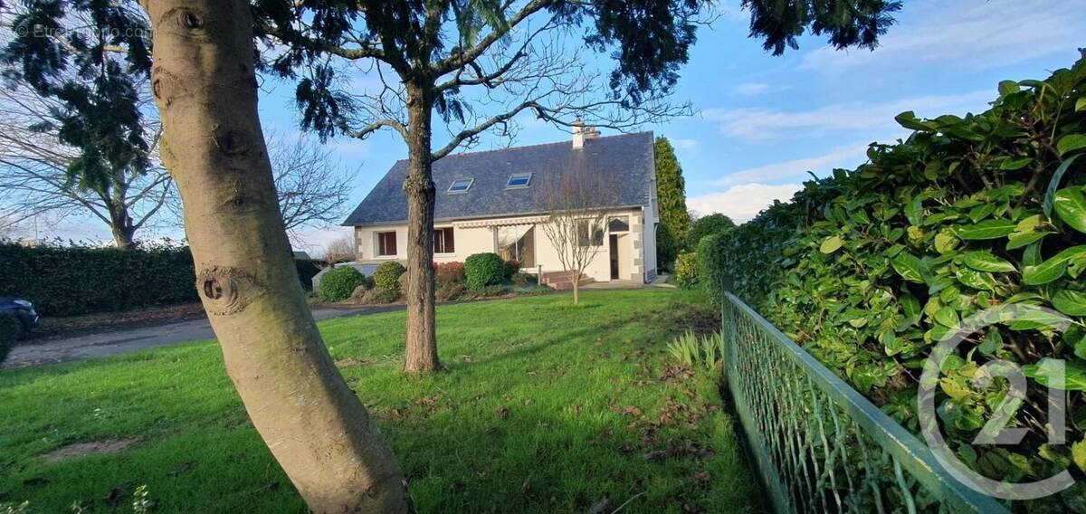 Maison à ARGENTRE-DU-PLESSIS