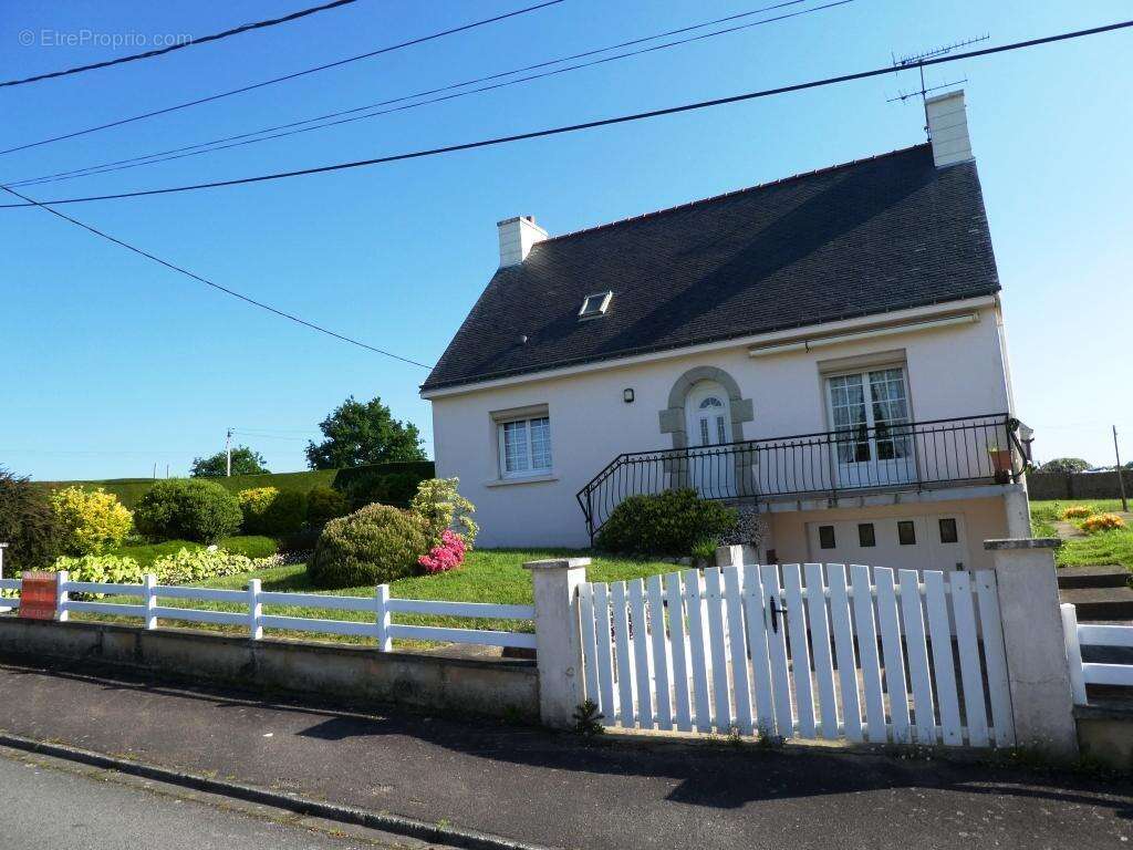Maison à LOCMALO