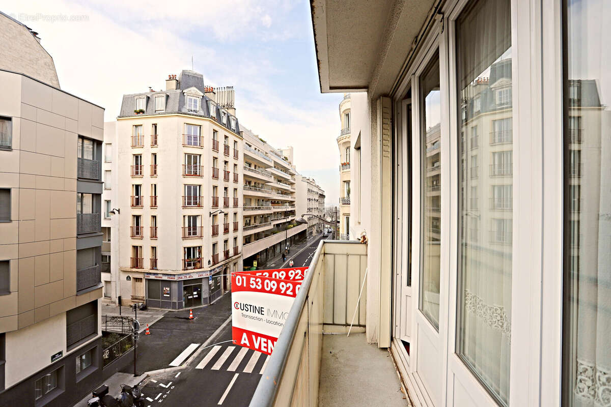Appartement à PARIS-18E