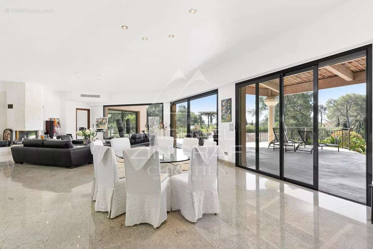 Maison à MOUGINS