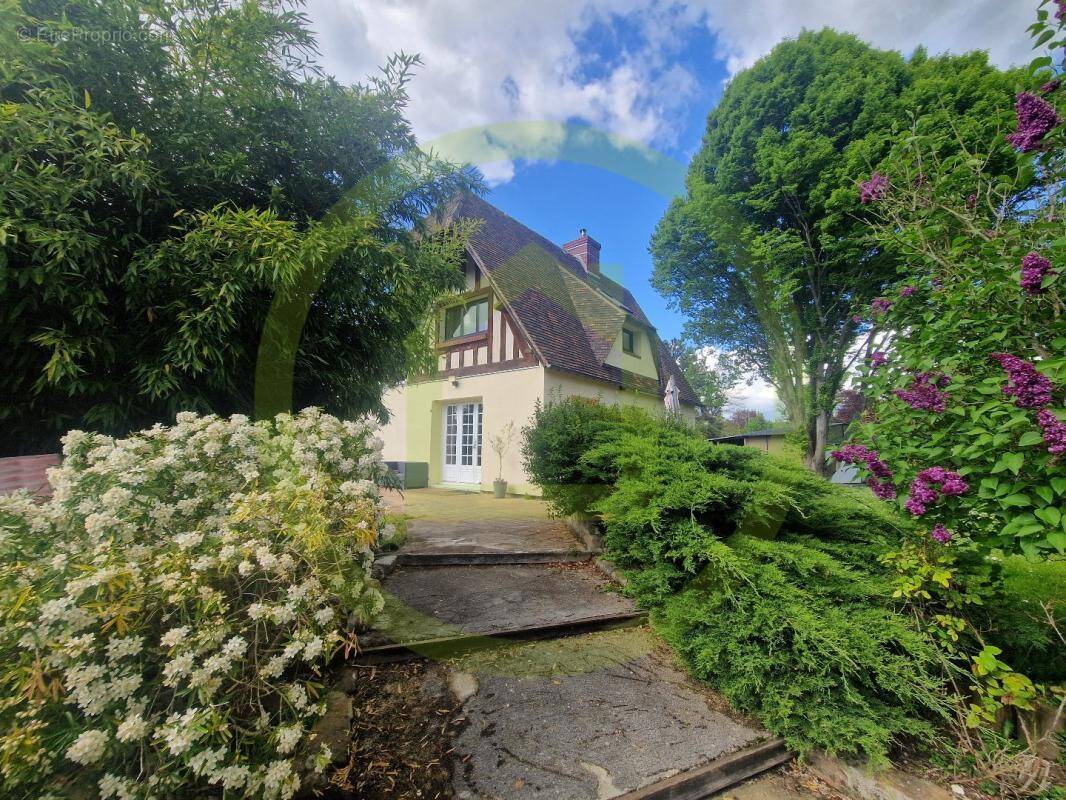 Maison à IVRY-LA-BATAILLE