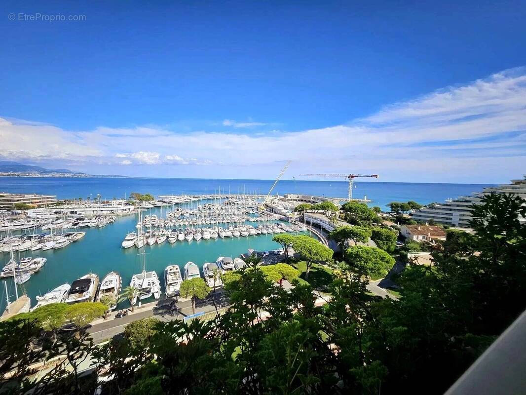 Appartement à VILLENEUVE-LOUBET