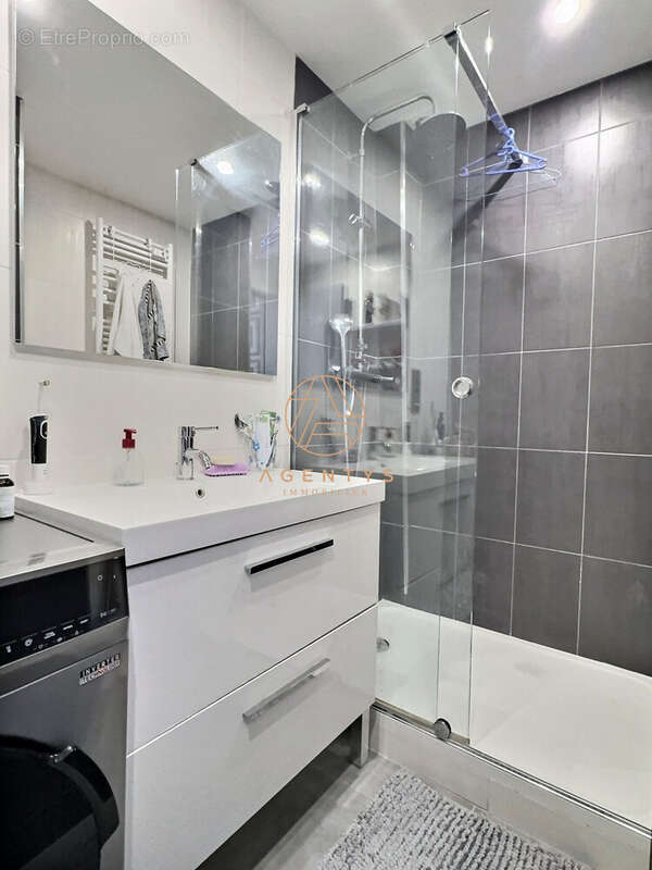 Appartement à SAINT-MAUR-DES-FOSSES