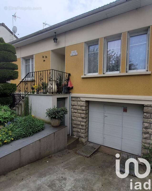 Photo 1 - Maison à STAINS
