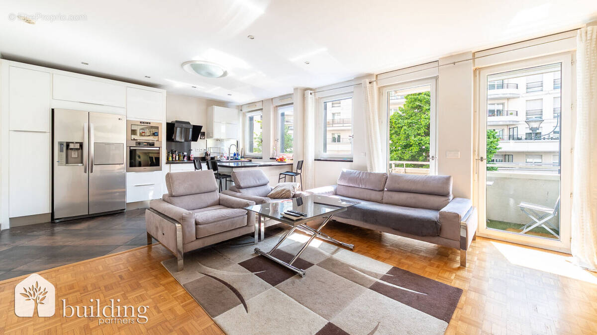 Appartement à COURBEVOIE