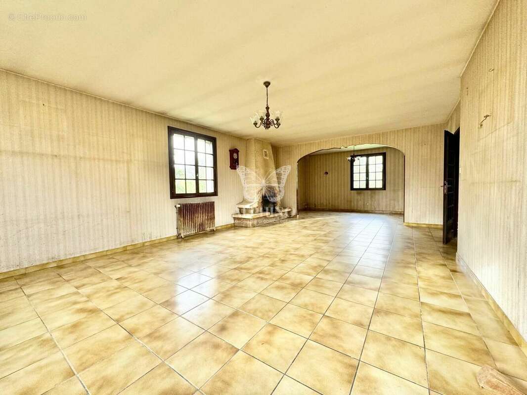 Maison à CONDAT-SUR-VIENNE