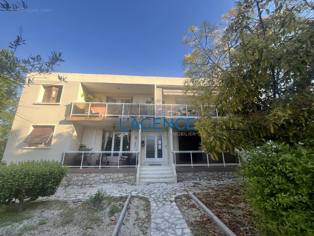 Appartement à HYERES
