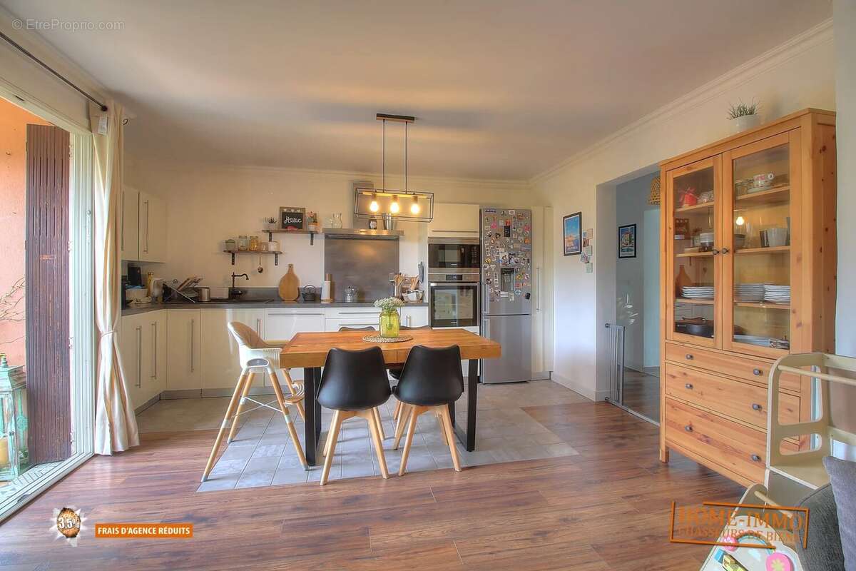 Appartement à VALLAURIS