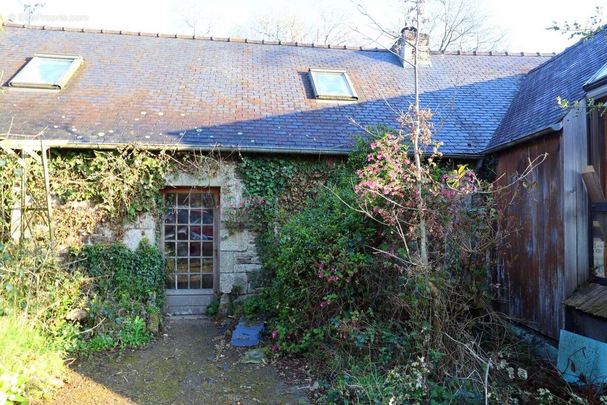 Maison à POULLAOUEN