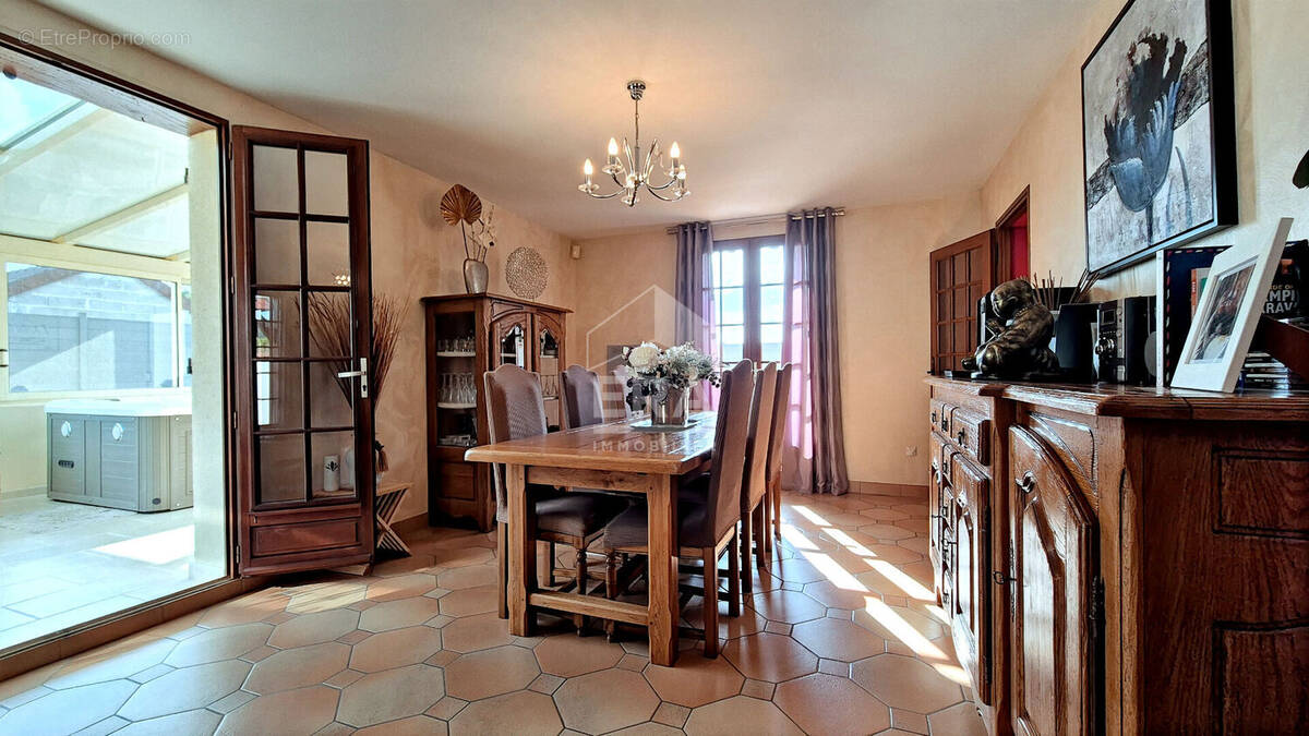 Maison à DAMERY