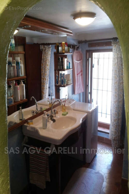 Maison à ARTIGNOSC-SUR-VERDON