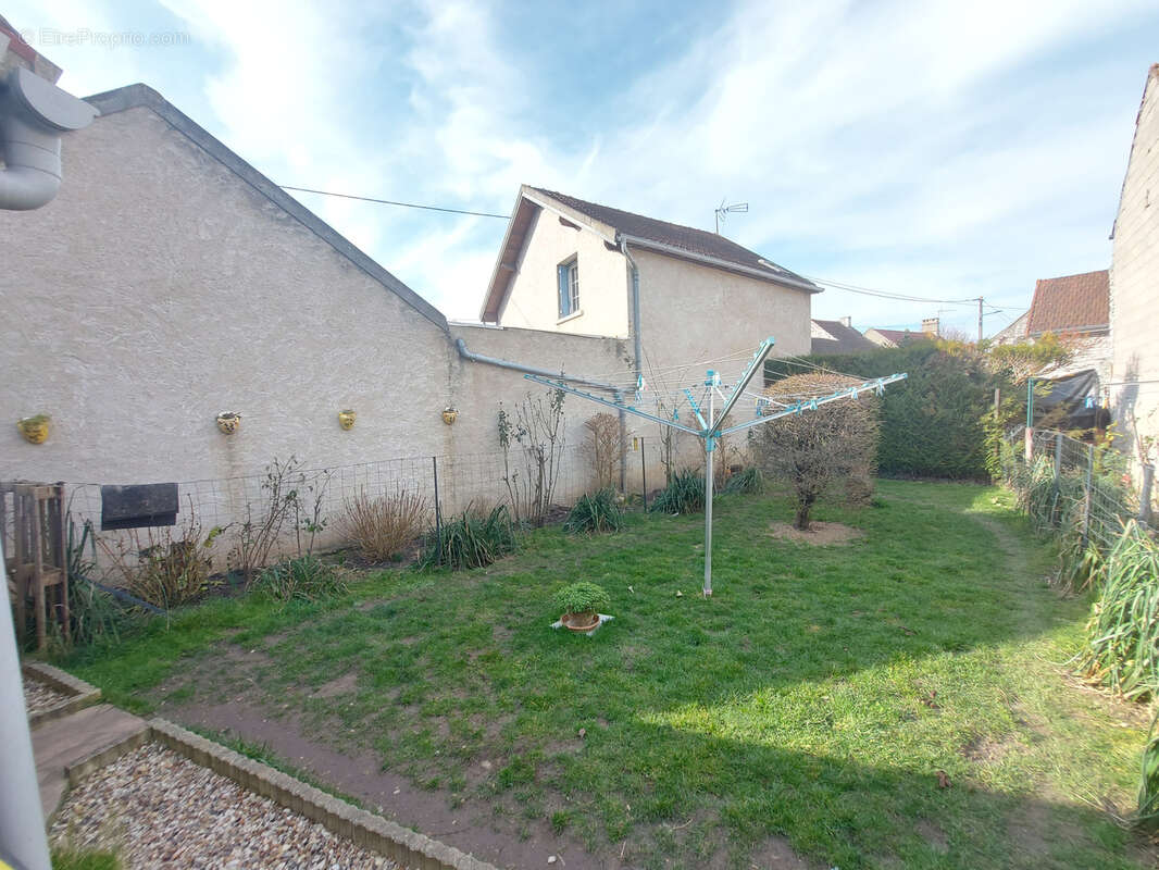 Maison à GUERNES