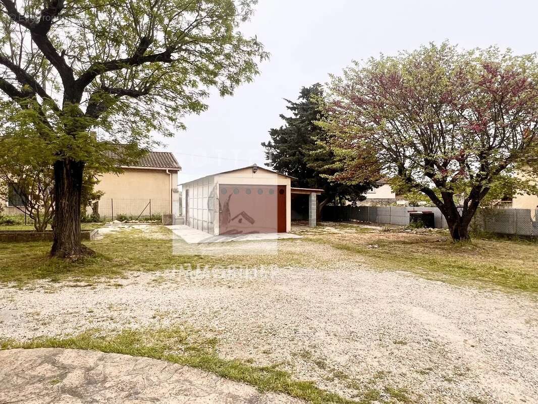 Maison à BOLLENE