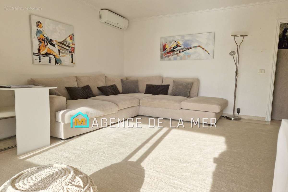 Appartement à MANDELIEU-LA-NAPOULE