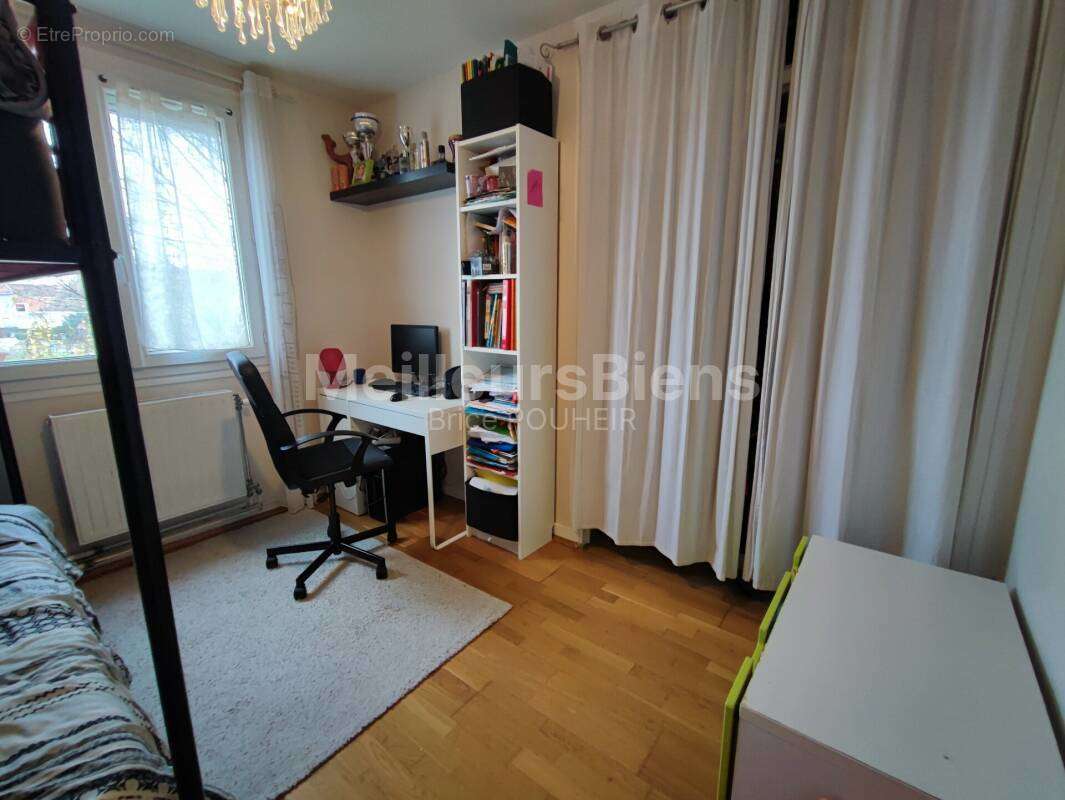 Appartement à LA CHAPELLE-SAINT-LUC