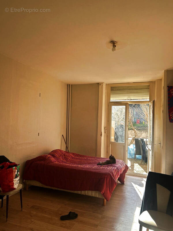 Appartement à LE CHAMBON-FEUGEROLLES