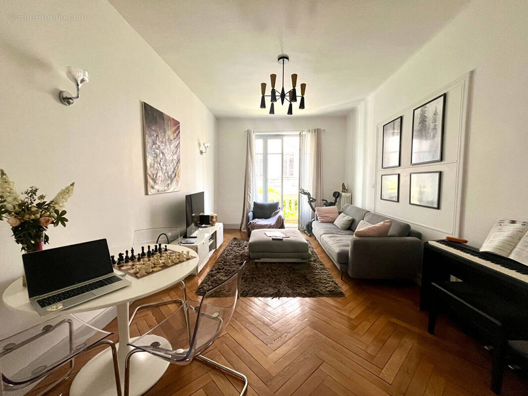 Appartement à LYON-6E